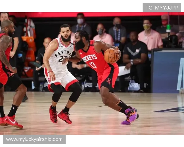 奥特主教练谈进攻体系:需寻找缝隙杀入禁区再分球外线